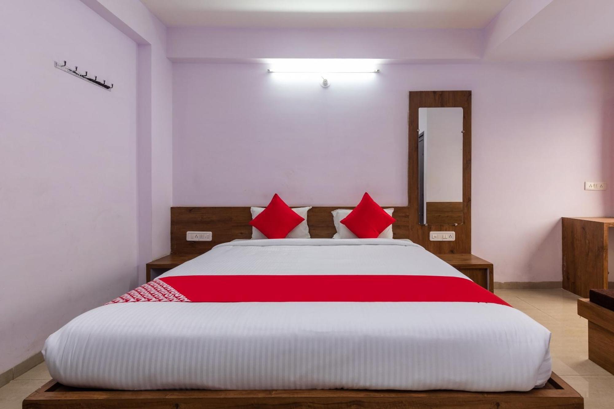 Collection O Prince Palace Ratlam Exterior photo