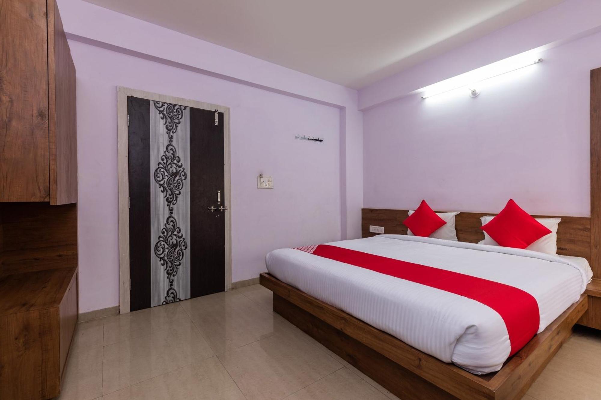 Collection O Prince Palace Ratlam Exterior photo