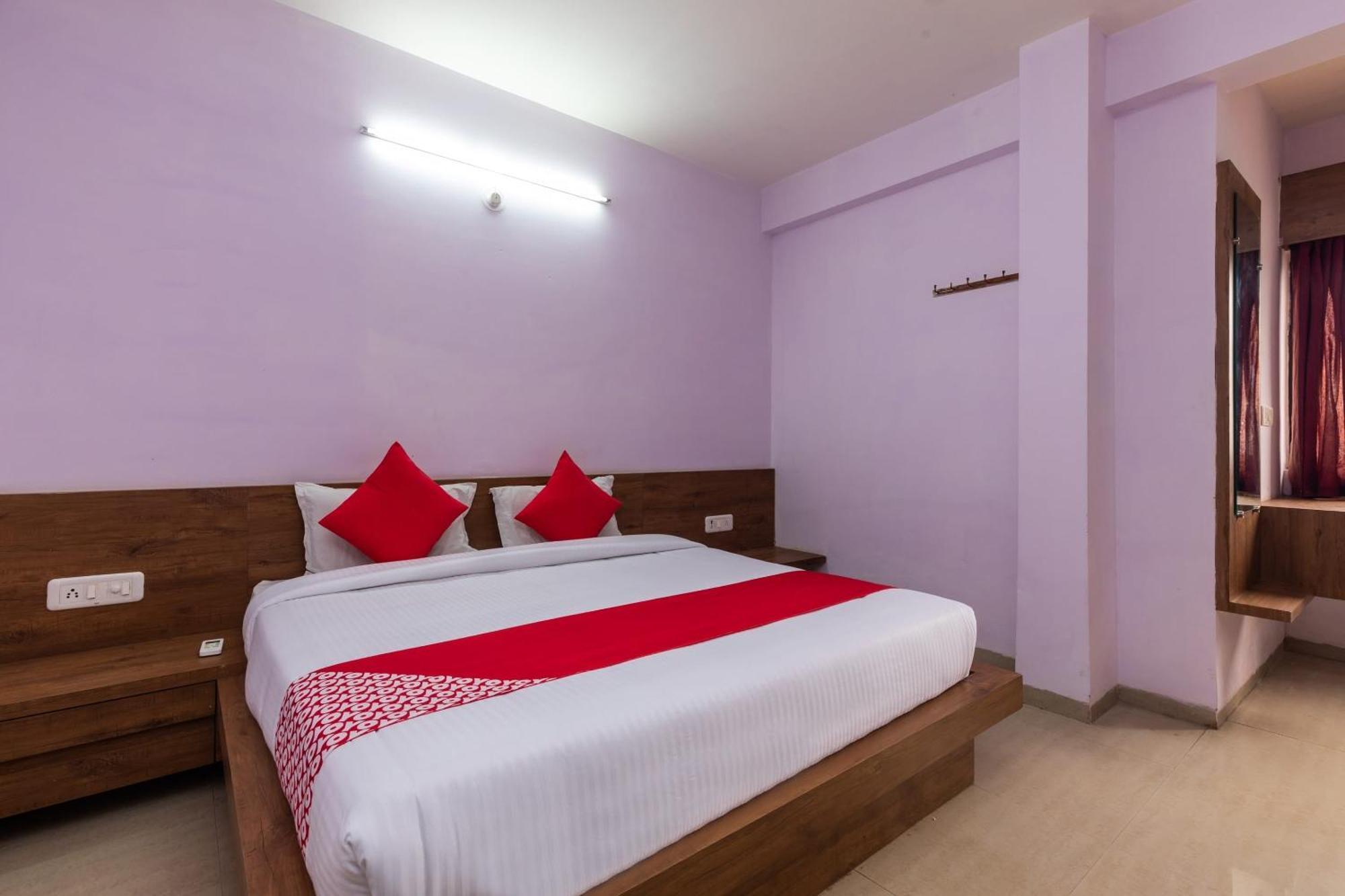 Collection O Prince Palace Ratlam Exterior photo