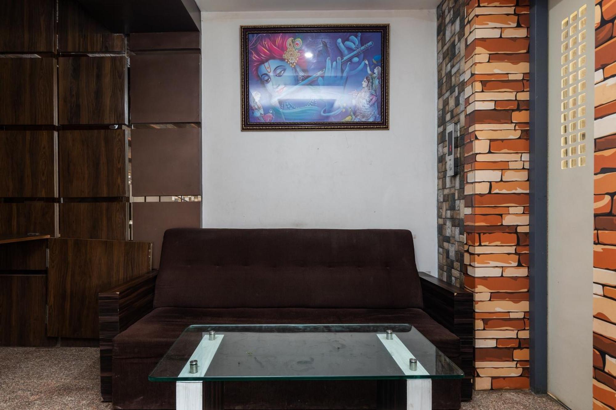 Collection O Prince Palace Ratlam Exterior photo